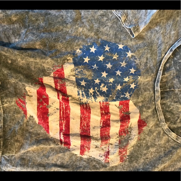 FLAG HEART TEE - Picture 2 of 3